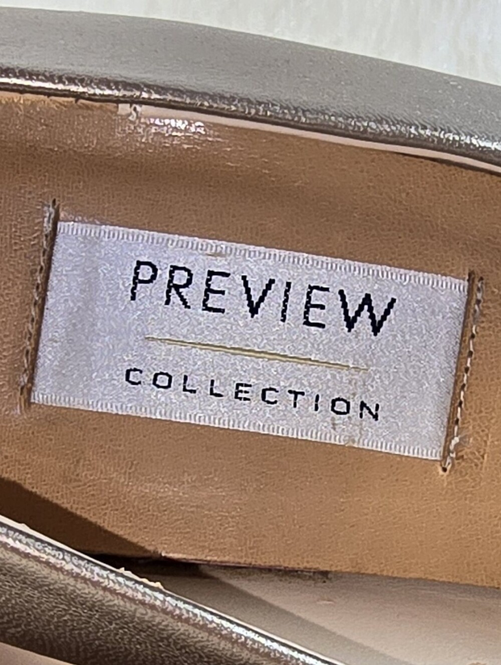 Preview Collection Metallic Bronze Low Kitten-Heel Leather Pumps - Picture 10 of 11